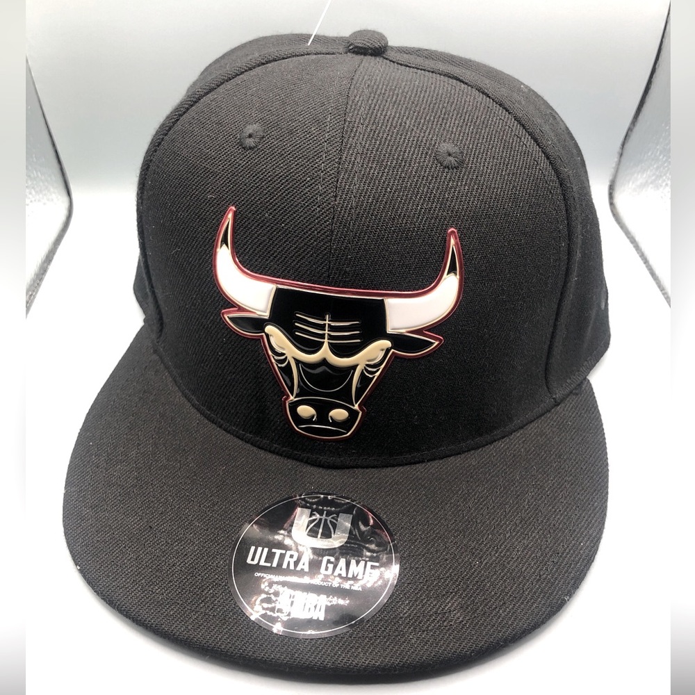 Ultra Game Men’s Chicago Bulls NBA Adjustable Snapback Hat / Cap | Black/red